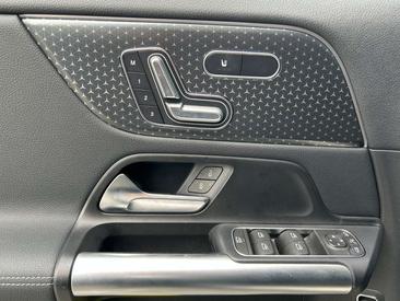 Mercedes GLA 200 Edition — photo 14