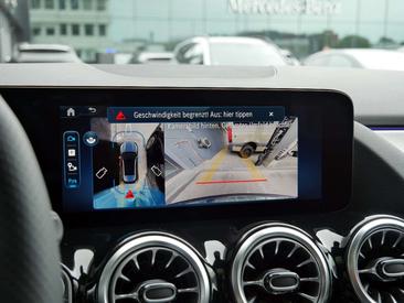 Mercedes GLA 200 AMG Line — photo 14