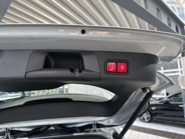 Mercedes GLB 200 Night Edition — photo 23