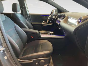 Mercedes GLA 200 AMG Line — photo 9