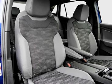Volkswagen ID.4 Pro Performance — photo 5
