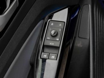 Volkswagen ID.4 Pro Performance — photo 12