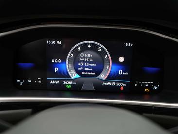 Volkswagen T-Roc R-Line — photo 14