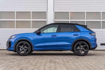 Volkswagen T-Roc R-Line First Edition — photo 11