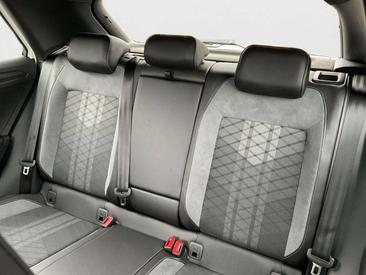 Volkswagen T-Roc R-Line — photo 13