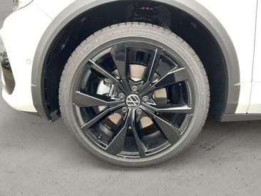 Volkswagen T-Roc R-Line — photo 14