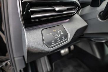 Volkswagen ID.5 Pro — photo 15