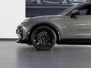 Porsche Macan Electrique Turbo — photo 4