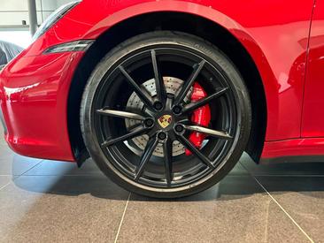 Porsche 992 I Carrera 4S — photo 6