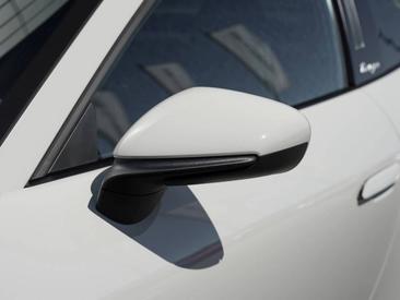 Porsche 992 I Targa 4S — photo 8