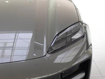 Porsche Macan Electrique Turbo — photo 8