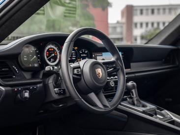Porsche 992 I GT3 Mit Touring-Paket — photo 17
