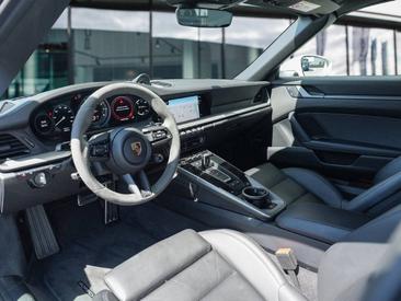 Porsche 992 I Targa 4S — photo 11