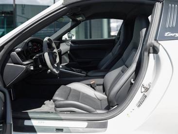 Porsche 992 I Targa 4S — photo 12