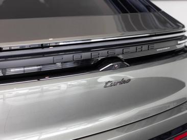 Porsche Macan Electrique Turbo — photo 11