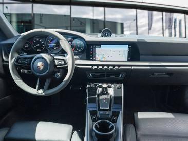 Porsche 992 I Targa 4S — photo 13