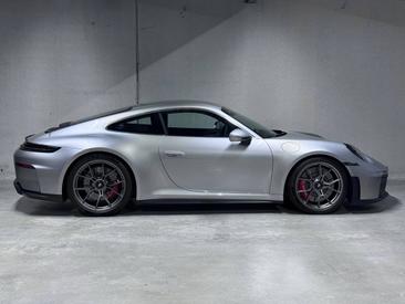 Porsche 992 II GT3 Mit Touring-Paket — photo 6