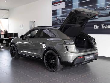 Porsche Macan Electrique Turbo — photo 13