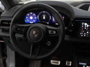 Porsche Macan Electrique Turbo — photo 15