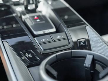 Porsche 992 I Targa 4S — photo 19
