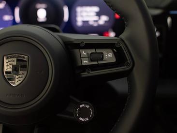 Porsche Macan Electrique Turbo — photo 18