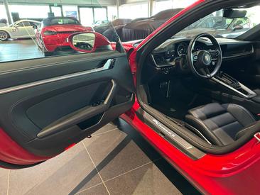 Porsche 992 I Carrera 4S — photo 21