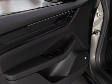 Porsche Macan Electrique Turbo — photo 20