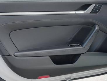 Porsche 992 I Targa 4S — photo 24