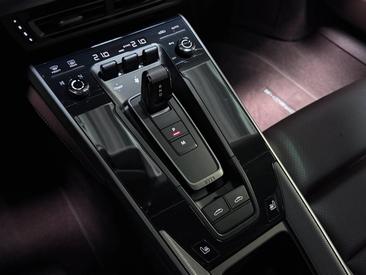 Porsche 992 I Targa 4S — photo 24
