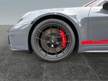 Porsche 992 II Targa 4 GTS — photo 9