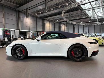 Porsche 992 I Carrera 4 GTS Cabriolet — photo 2