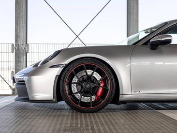 Porsche 992 I GT3 — photo 14