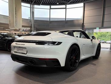 Porsche 992 I Carrera 4 GTS Cabriolet — photo 13