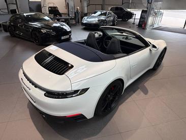 Porsche 992 I Carrera 4 GTS Cabriolet — photo 17
