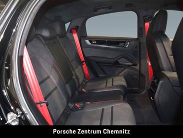 Porsche Cayenne III GTS Coupé — photo 17