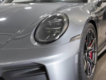 Porsche 992 II GT3 Mit Touring-Paket — photo 7