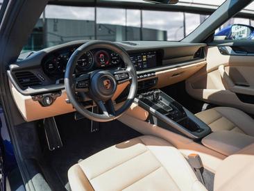 Porsche 992 I Carrera Cabriolet — photo 11