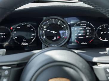 Porsche 992 I Carrera Cabriolet — photo 16