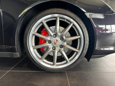 Porsche 911 Carrera 4S — photo 6