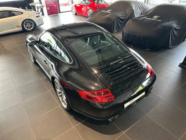 Porsche 911 Carrera 4S — photo 8