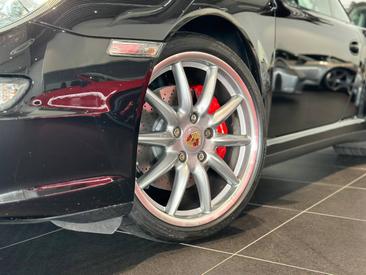 Porsche 911 Carrera 4S — photo 12