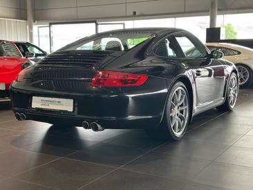 Porsche 911 Carrera 4S — photo 15