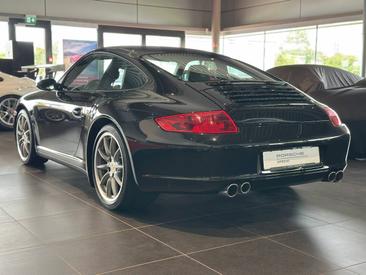 Porsche 911 Carrera 4S — photo 17
