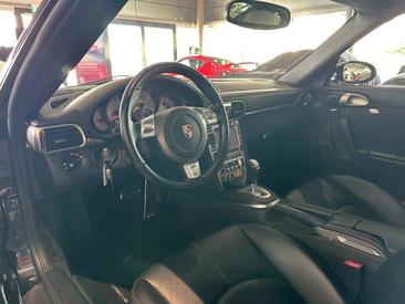 Porsche 911 Carrera 4S — photo 26