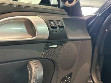 Porsche 911 Carrera 4S — photo 32