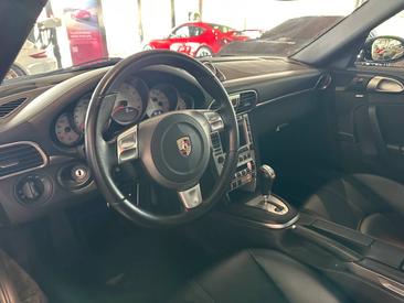 Porsche 911 Carrera 4S — photo 34