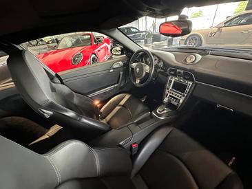 Porsche 911 Carrera 4S — photo 39