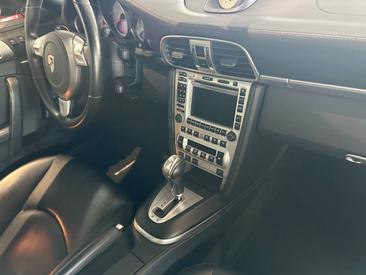 Porsche 911 Carrera 4S — photo 40