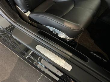 Porsche 911 Carrera 4S — photo 43