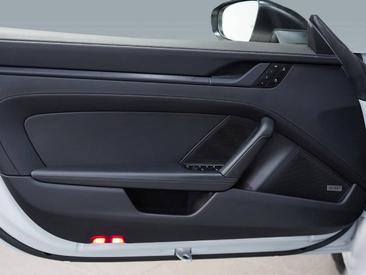 Porsche 992 II Carrera T Cabriolet — photo 10